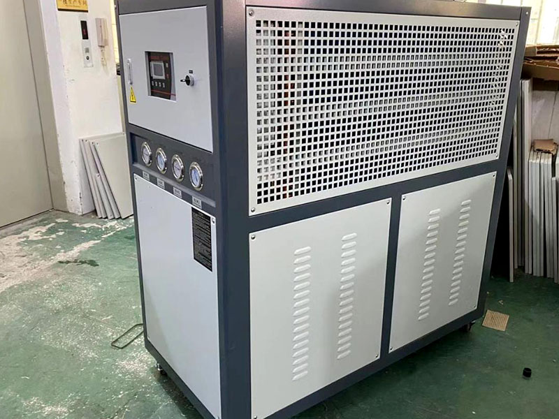 風冷螺桿機機組 風冷螺桿機機組