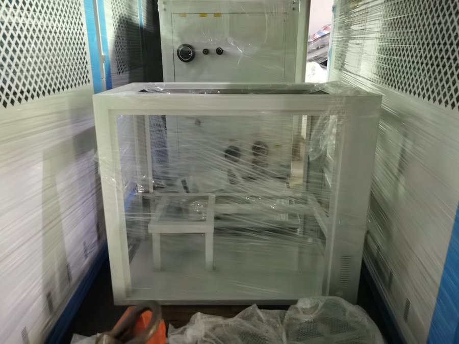 螺桿式冷水機加雪口在哪里？