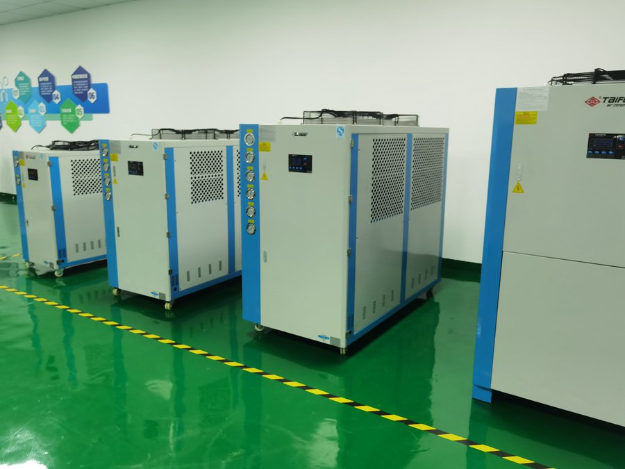 為什么說春季購買工業(yè)冷水機是一個特別好選擇？