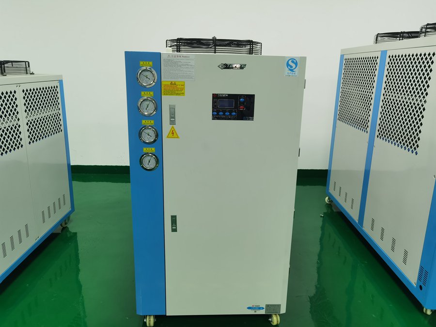 工業冷水機壓縮機多大功率？