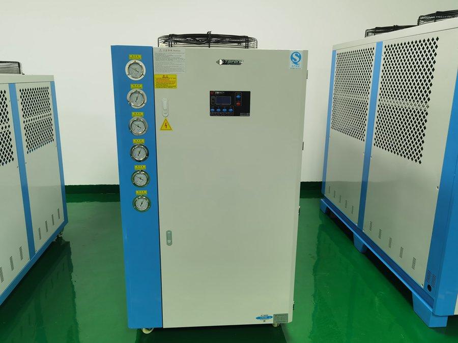 冷水機控制系統的核心技術是什么？